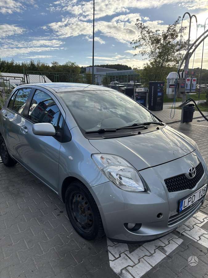 Toyota Yaris - 5