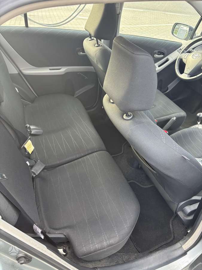Toyota Yaris - 7