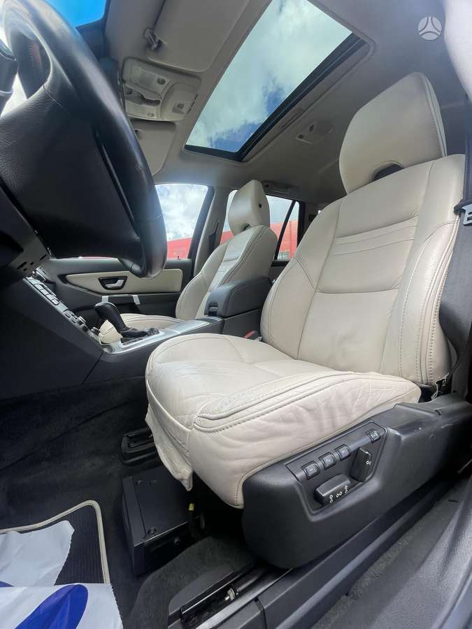 Volvo XC90 - 8