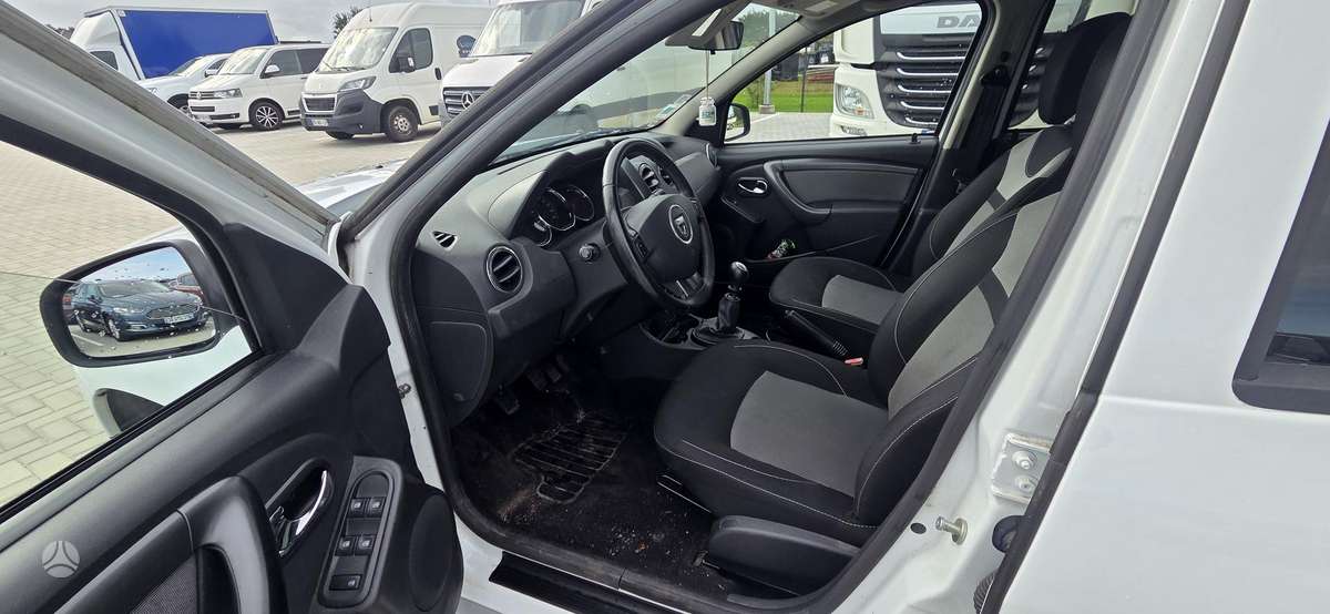 Dacia Duster, 1.2 l., Внедорожник / Кроссовер