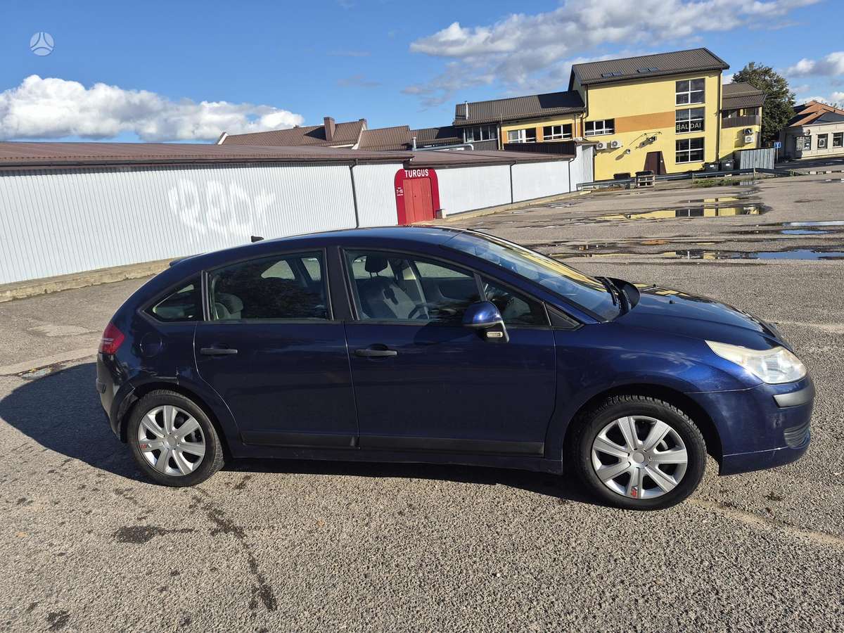 Citroen C4, 1.6 l., hatchback