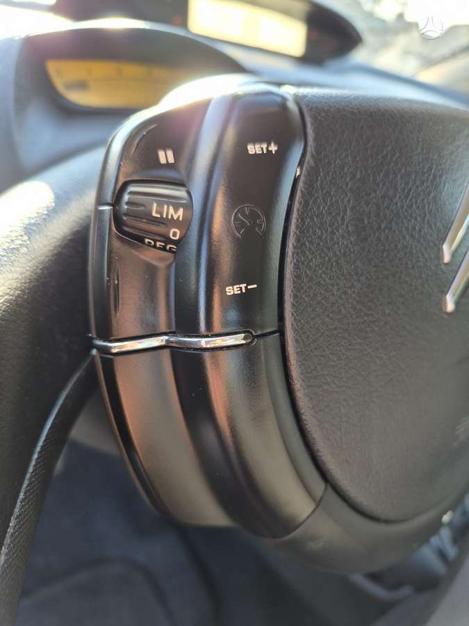 Citroen C4, 1.6 l., hatchback