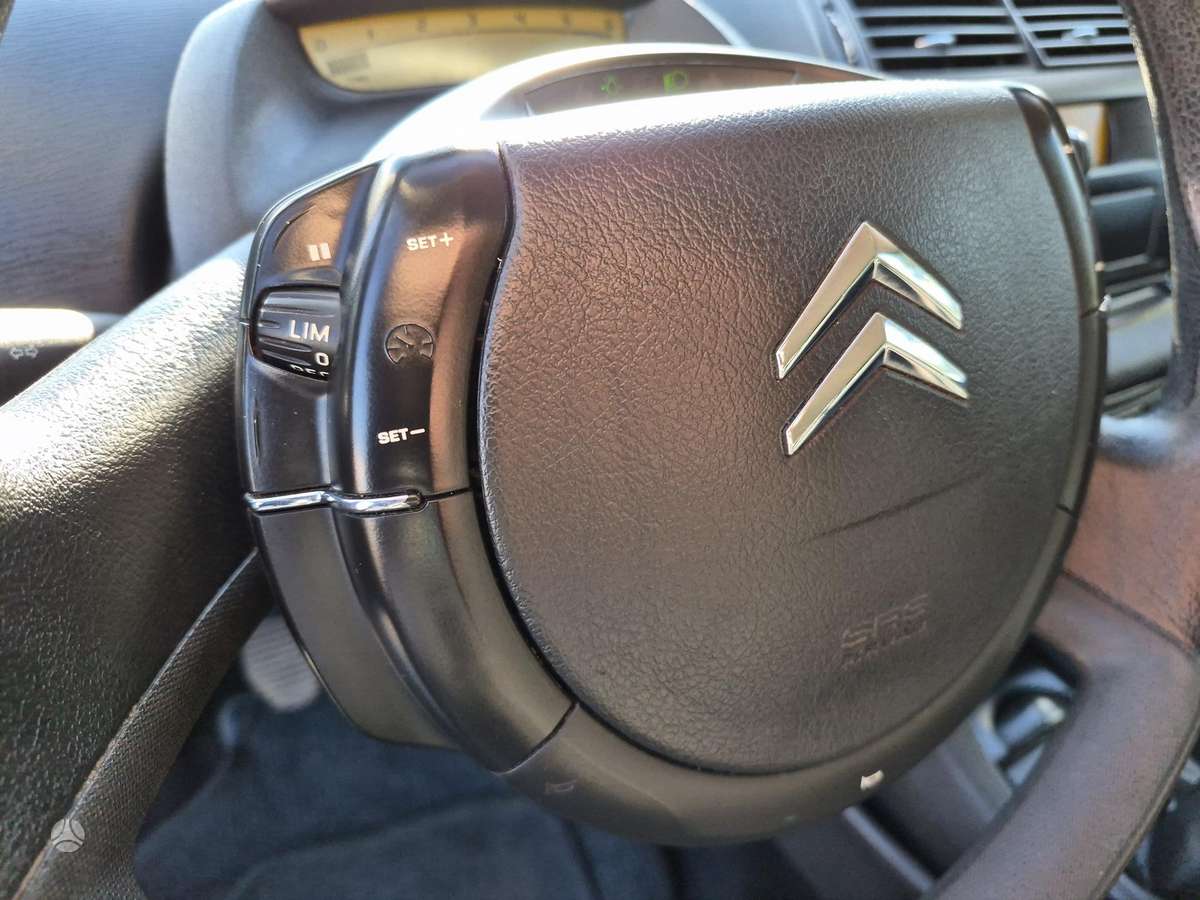 Citroen C4, 1.6 l., Хэтчбек