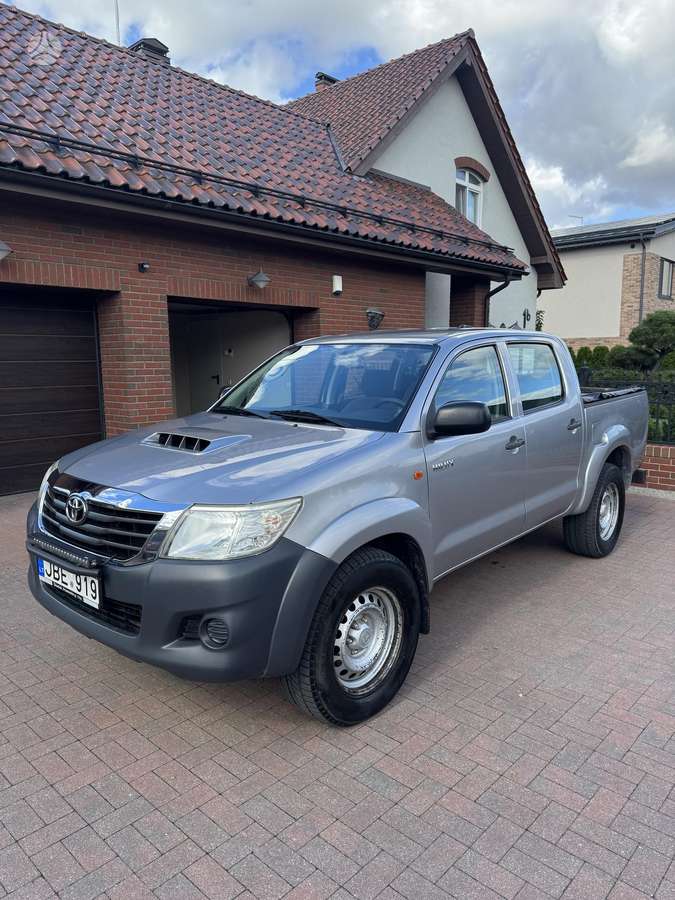 Toyota Hilux - 3