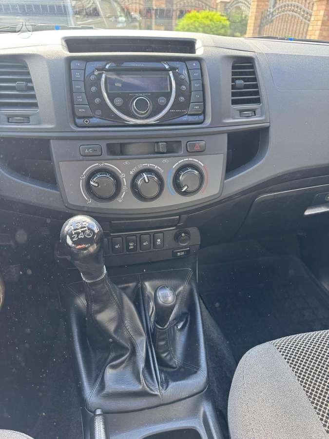 Toyota Hilux - 4