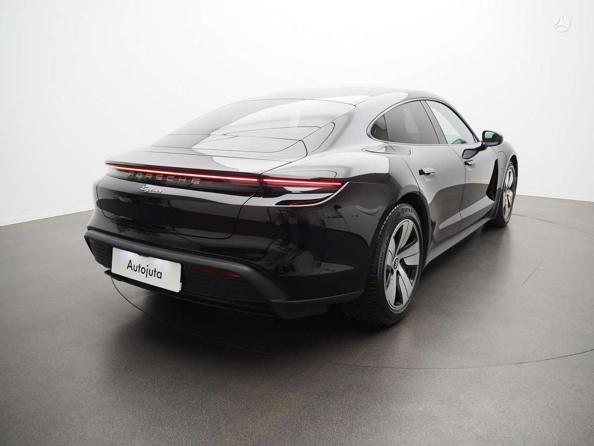 Porsche Taycan - 4