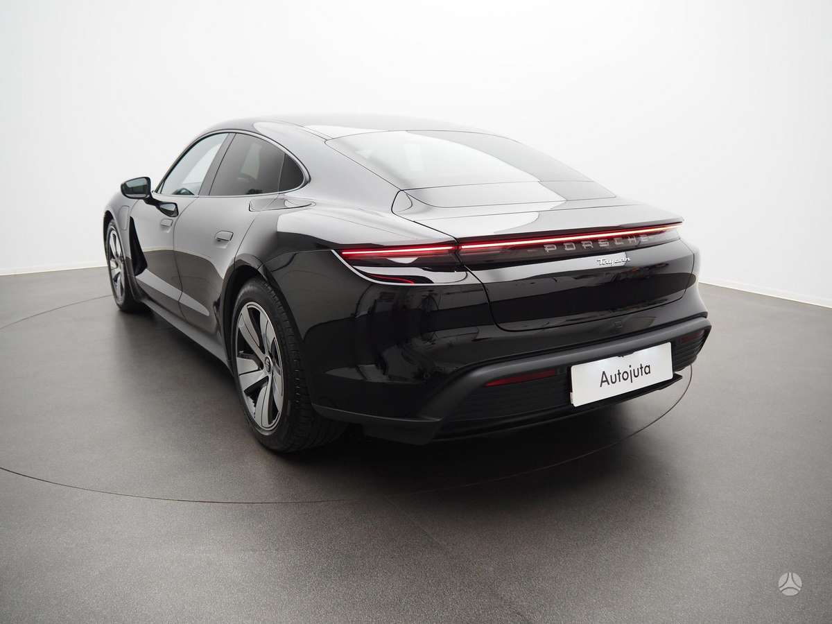 Porsche Taycan - 6