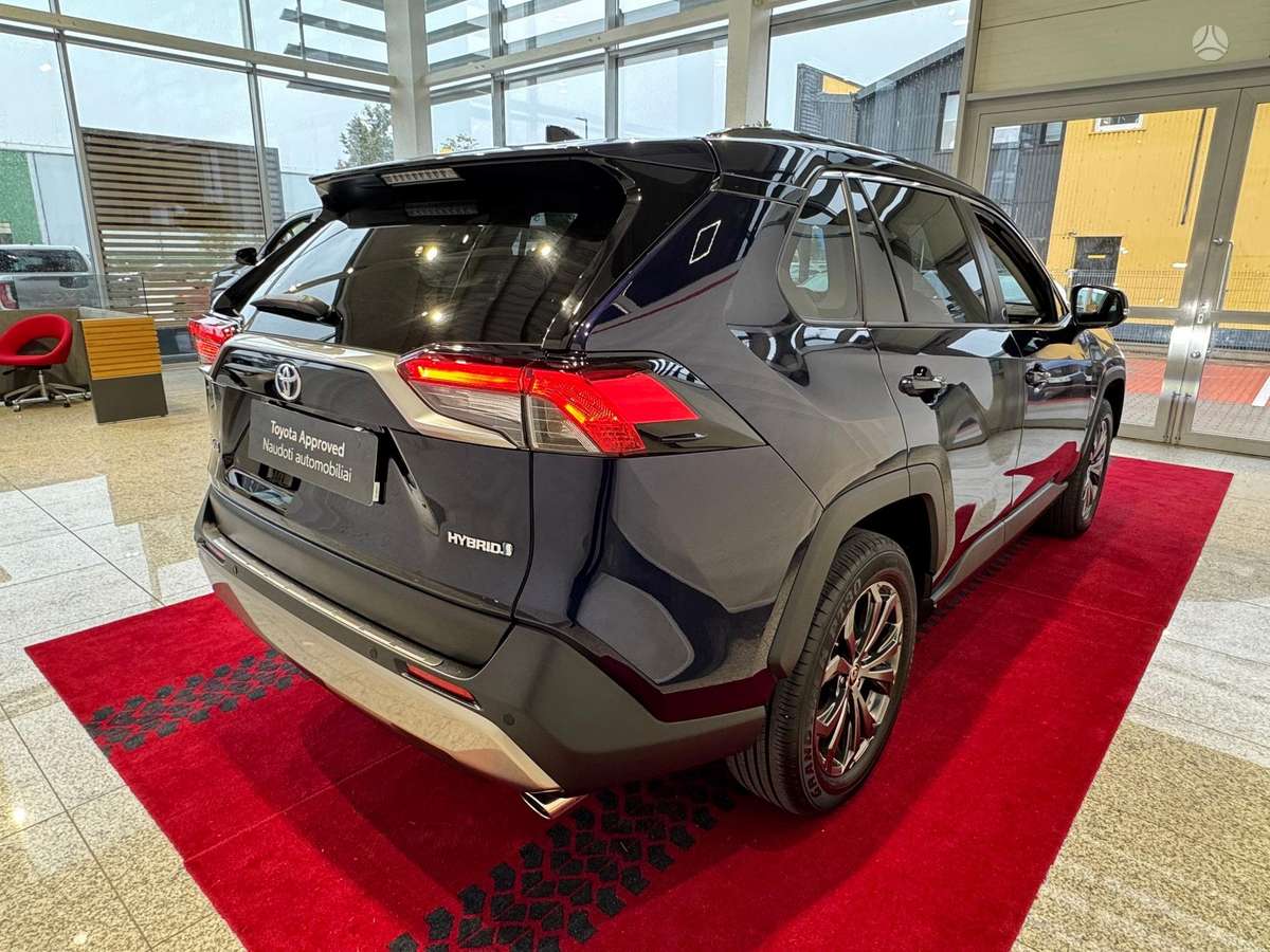 Toyota RAV4 - 6
