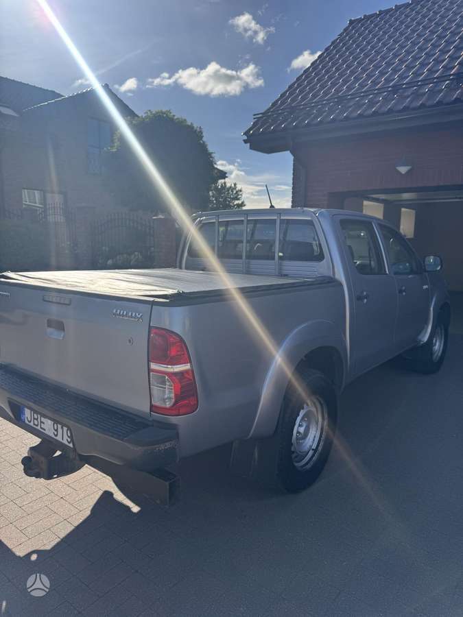 Toyota Hilux - 7