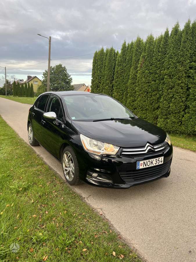 Citroen C4, 1.6 l., hatchback