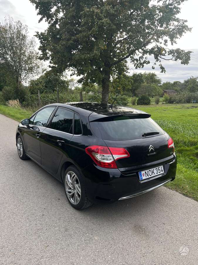 Citroen C4, 1.6 l., hatchback