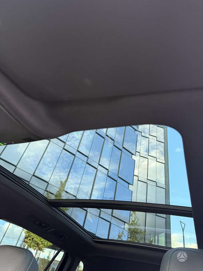 Volkswagen Tiguan Allspace - 9