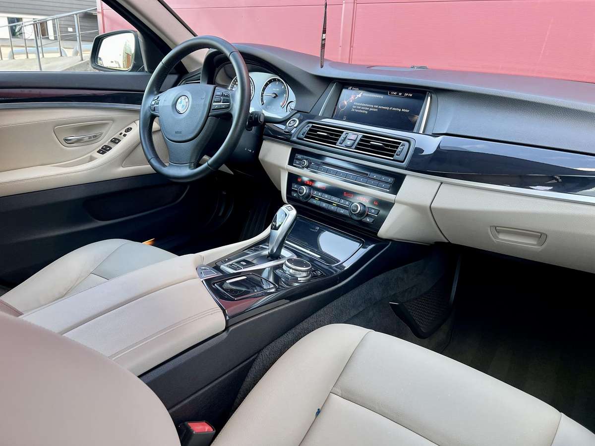 BMW 520, 2.0 l., Седан