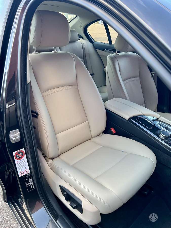 BMW 520, 2.0 l., Седан