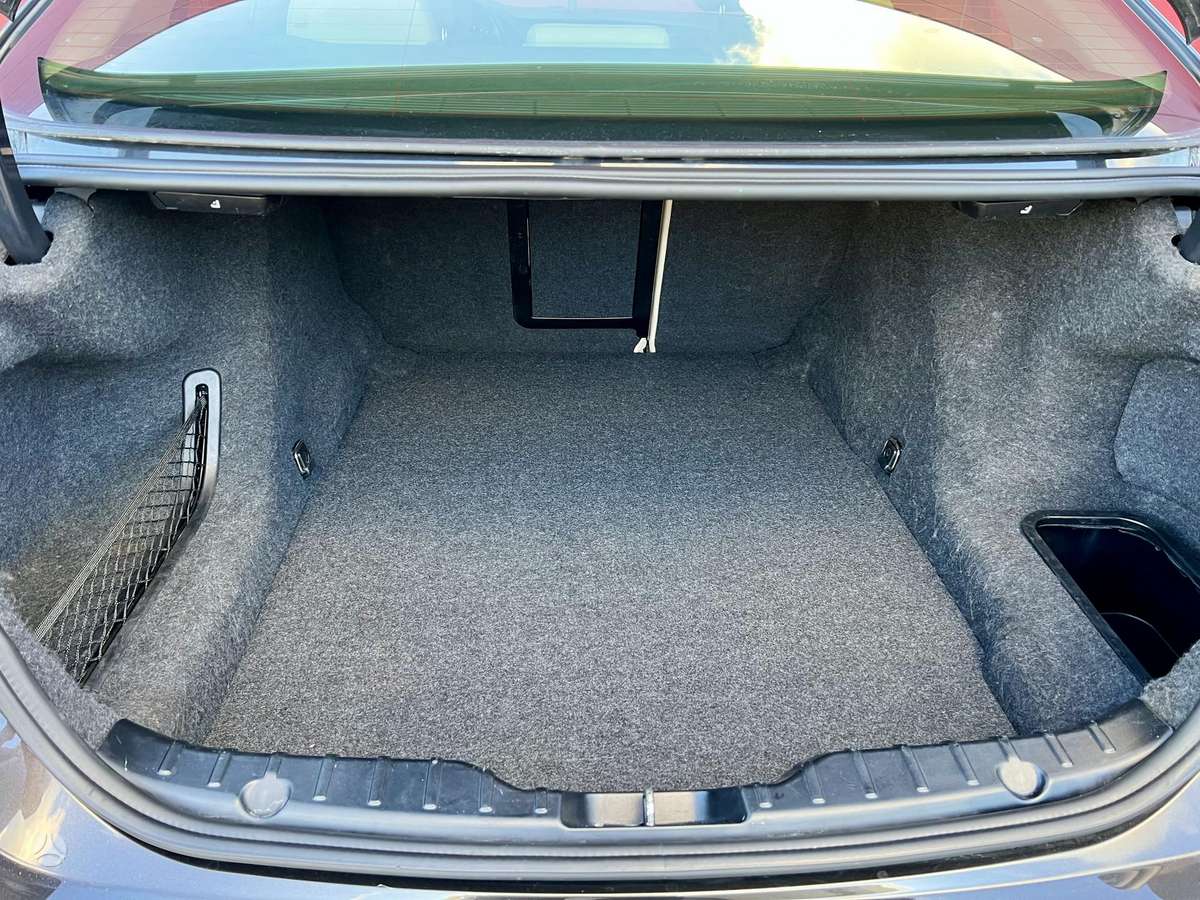 BMW 520, 2.0 l., Седан