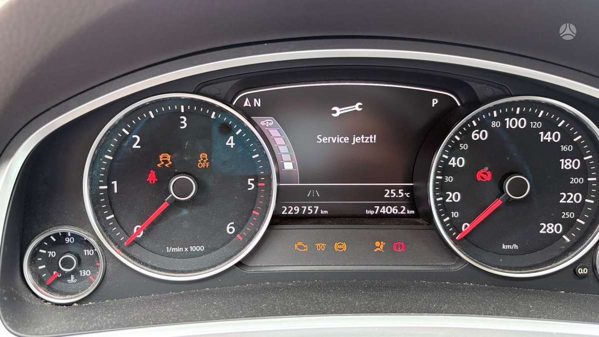 Volkswagen Touareg - 12