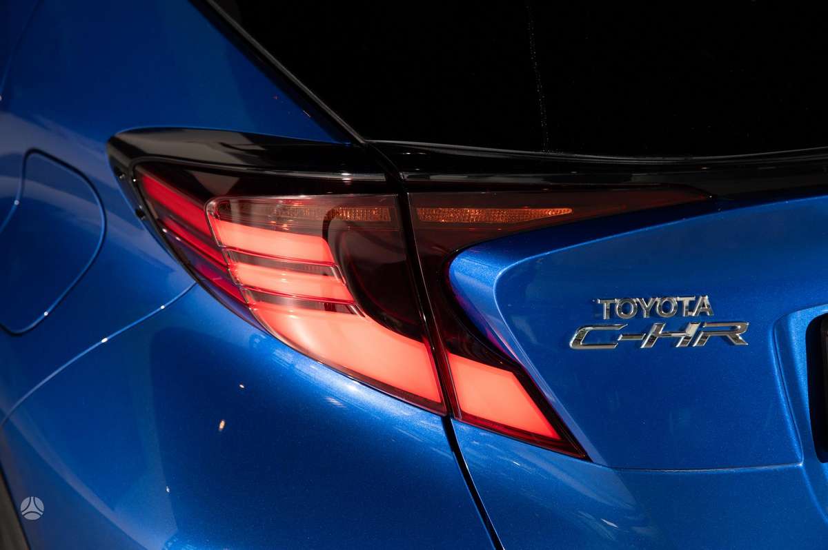 Toyota C-HR - 8