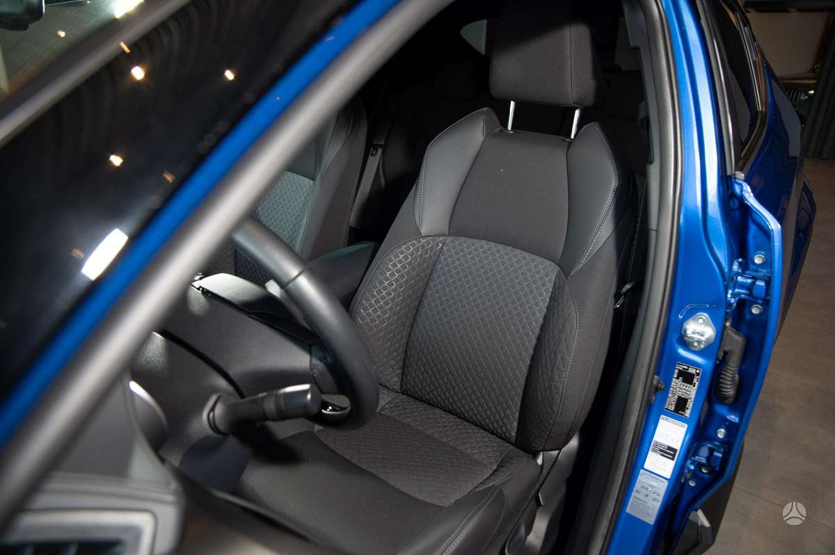 Toyota C-HR - 11