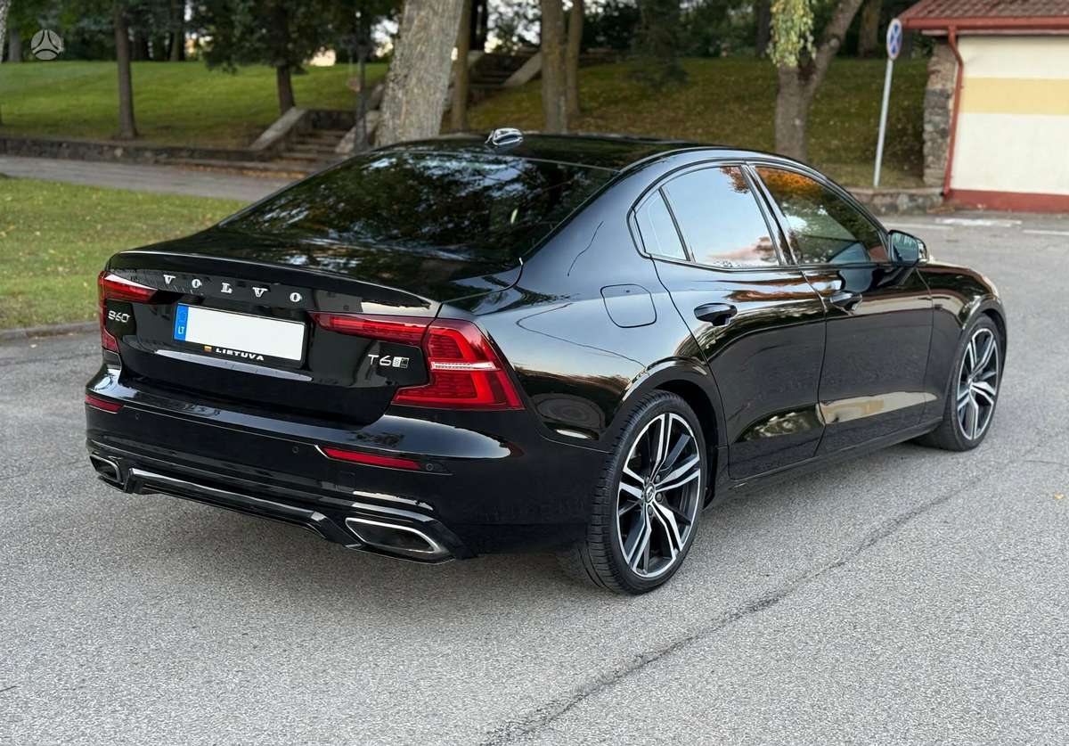 Volvo S60, 2.0 l., Седан