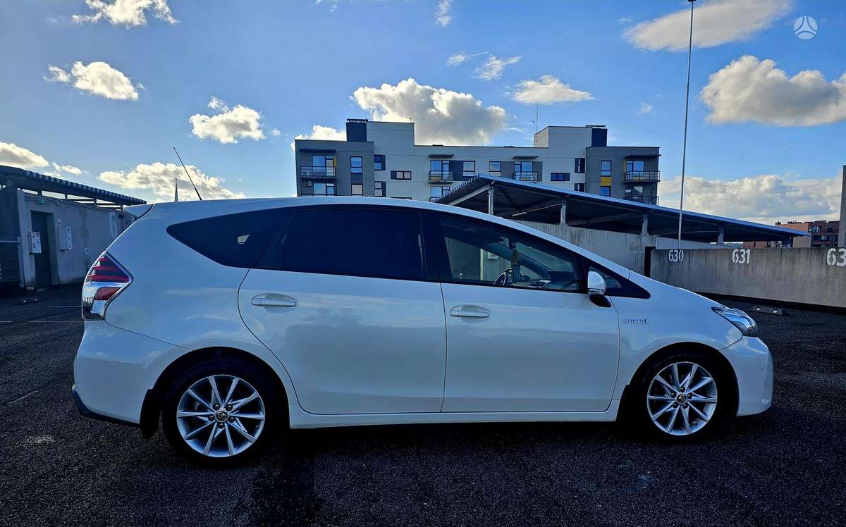 Toyota Prius+ - 8