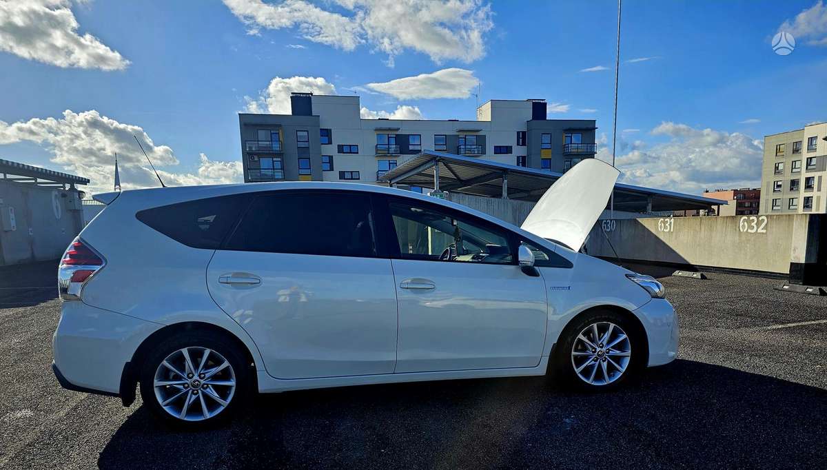 Toyota Prius+ - 12