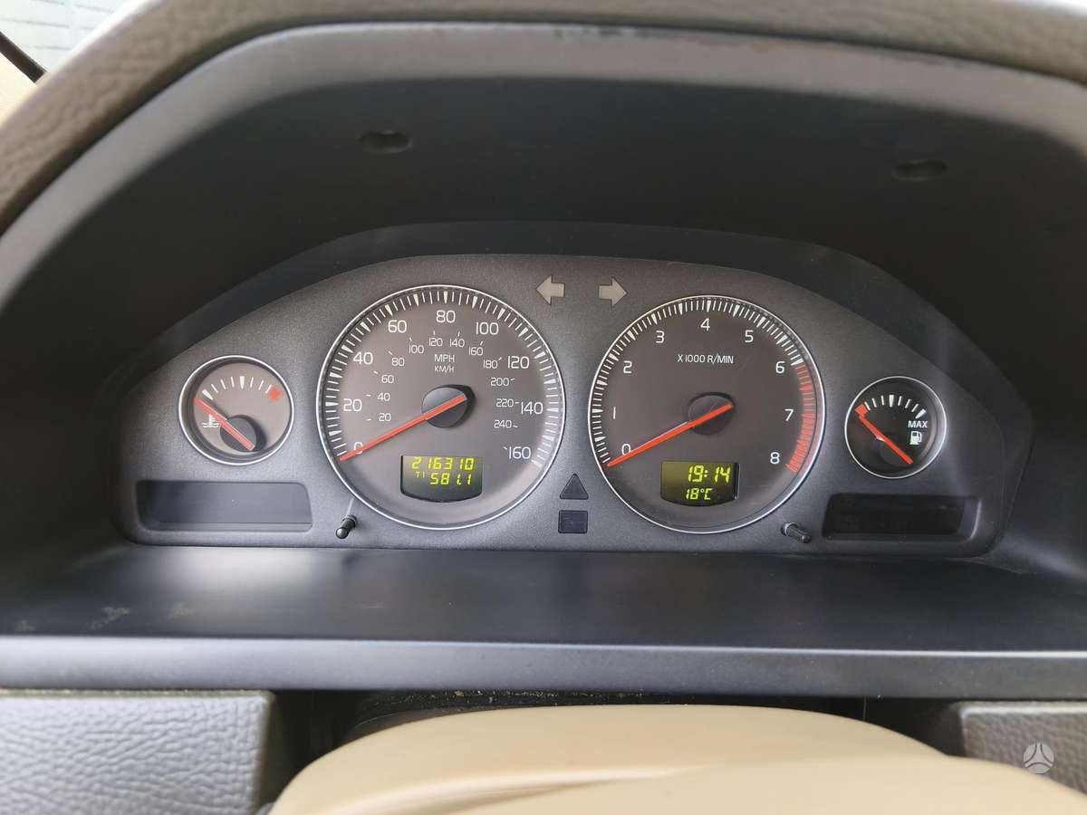 Volvo XC90 - 6