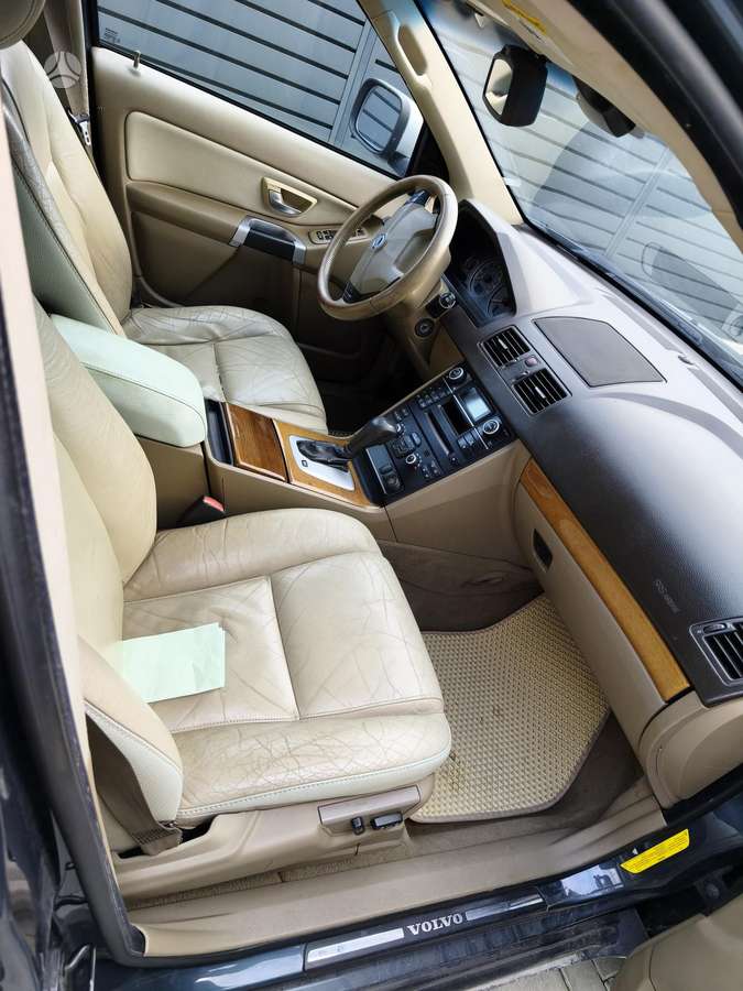 Volvo XC90, 3.2 l., off-road / crossover