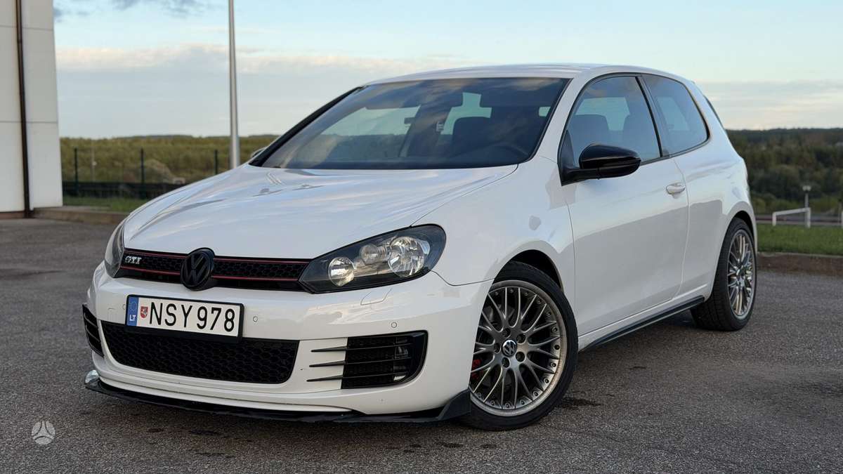 Volkswagen Golf - 2