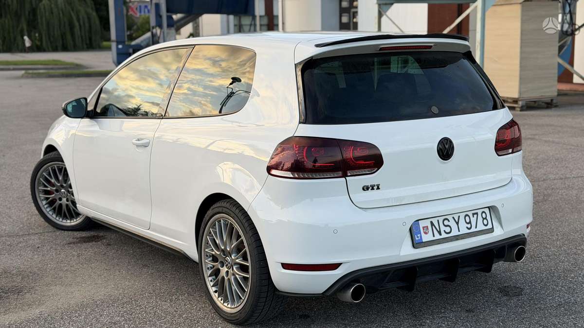 Volkswagen Golf - 4