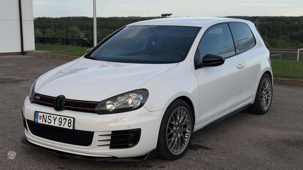 Volkswagen Golf - 5
