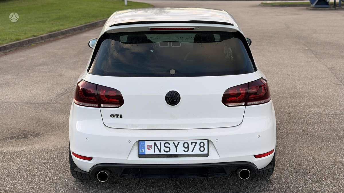 Volkswagen Golf - 9