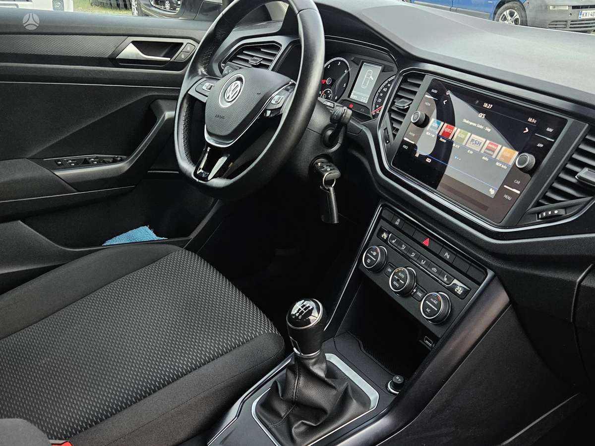 Volkswagen T-Roc - 10
