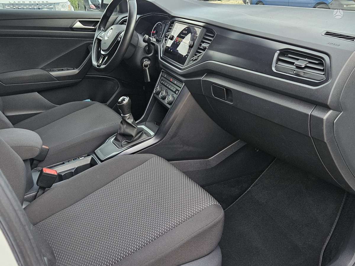 Volkswagen T-Roc - 11