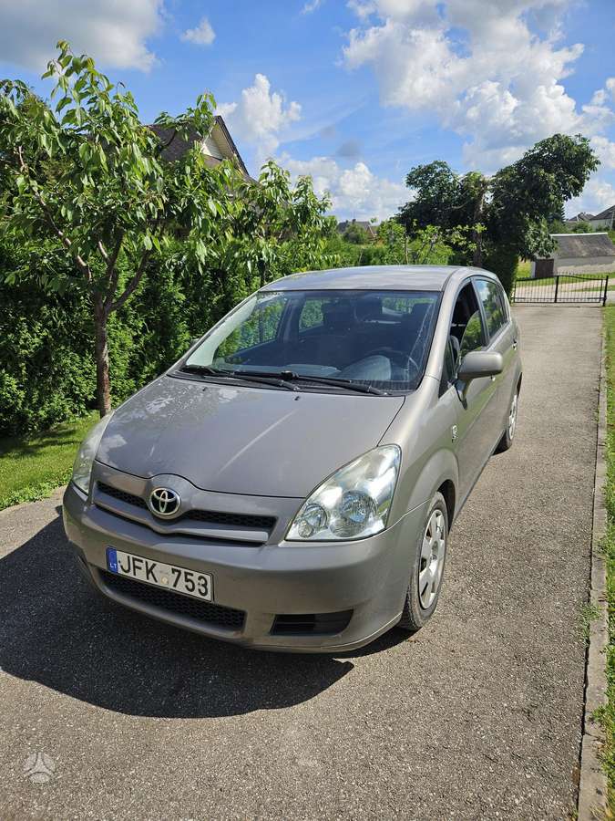 Toyota Corolla Verso - 1