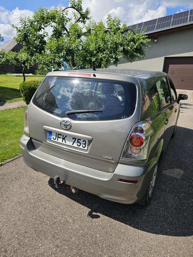 Toyota Corolla Verso - 3