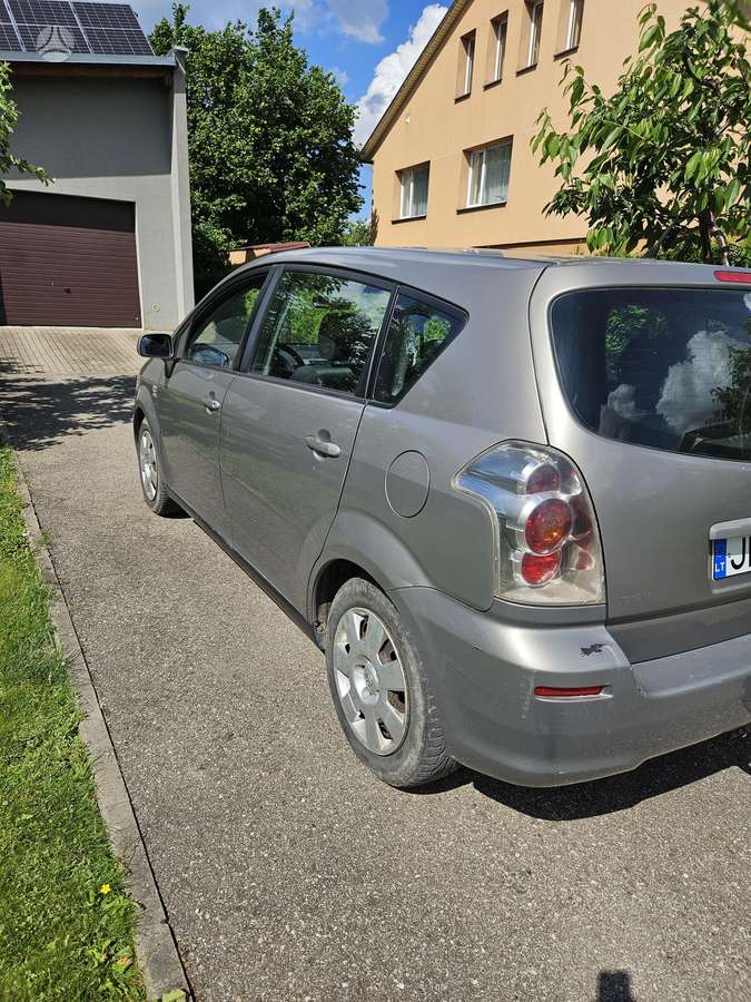 Toyota Corolla Verso - 4