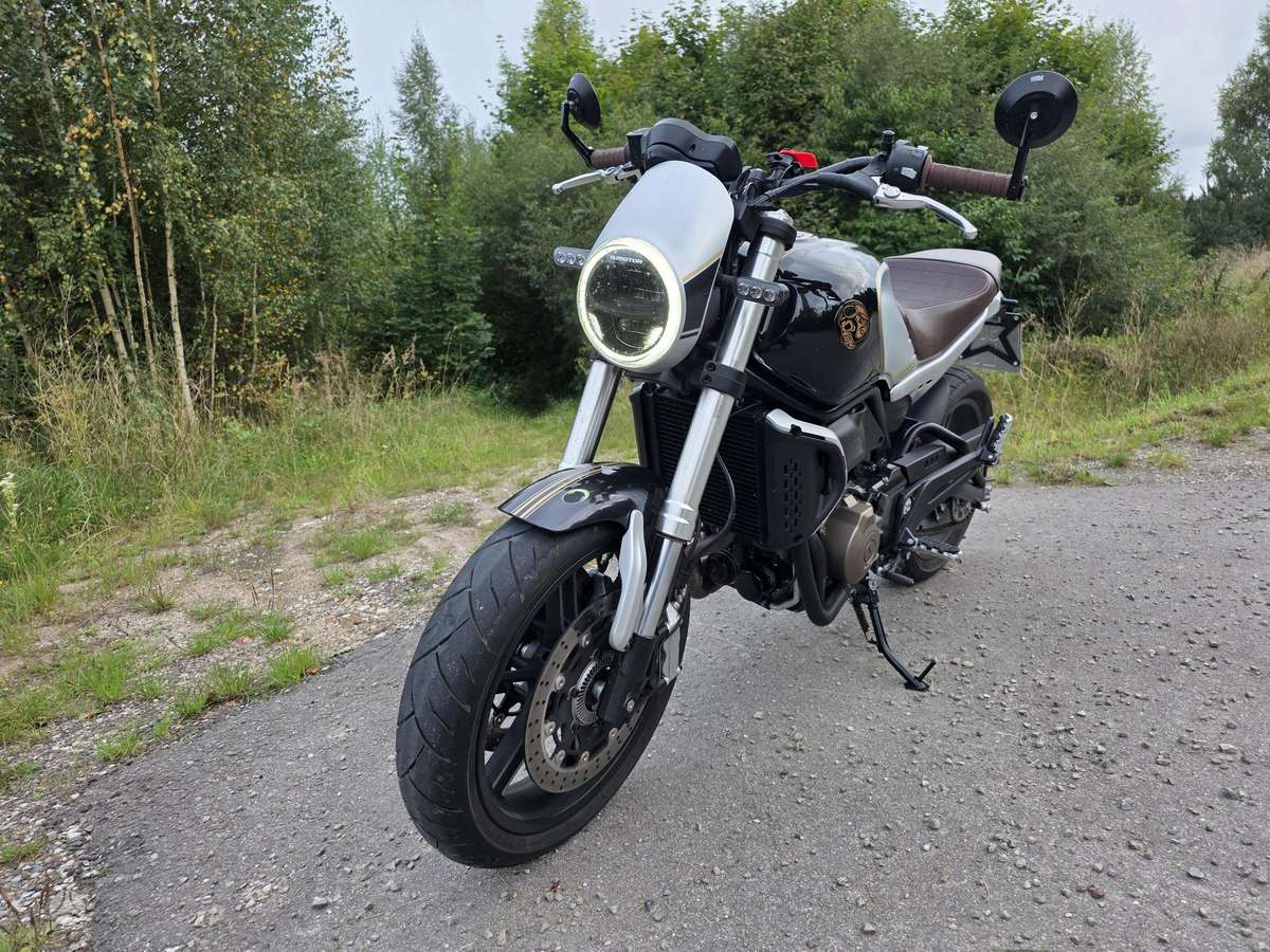 QJMOTOR SRV 600V 552cc, street / classic