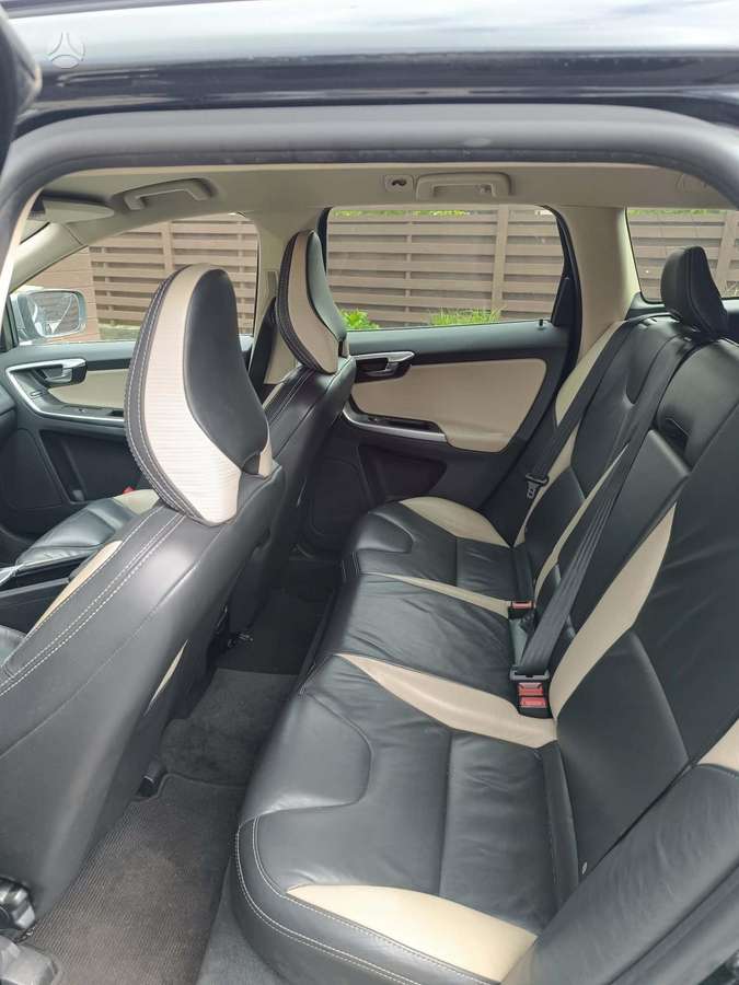 Volvo XC60 - 10