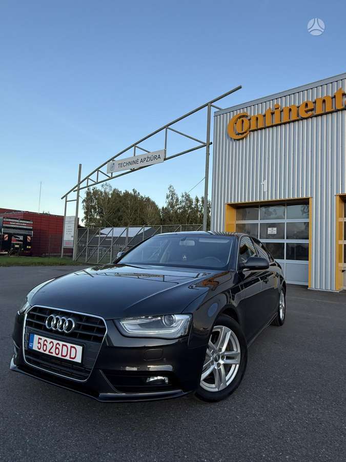 Audi A4, 1.8 l., Седан