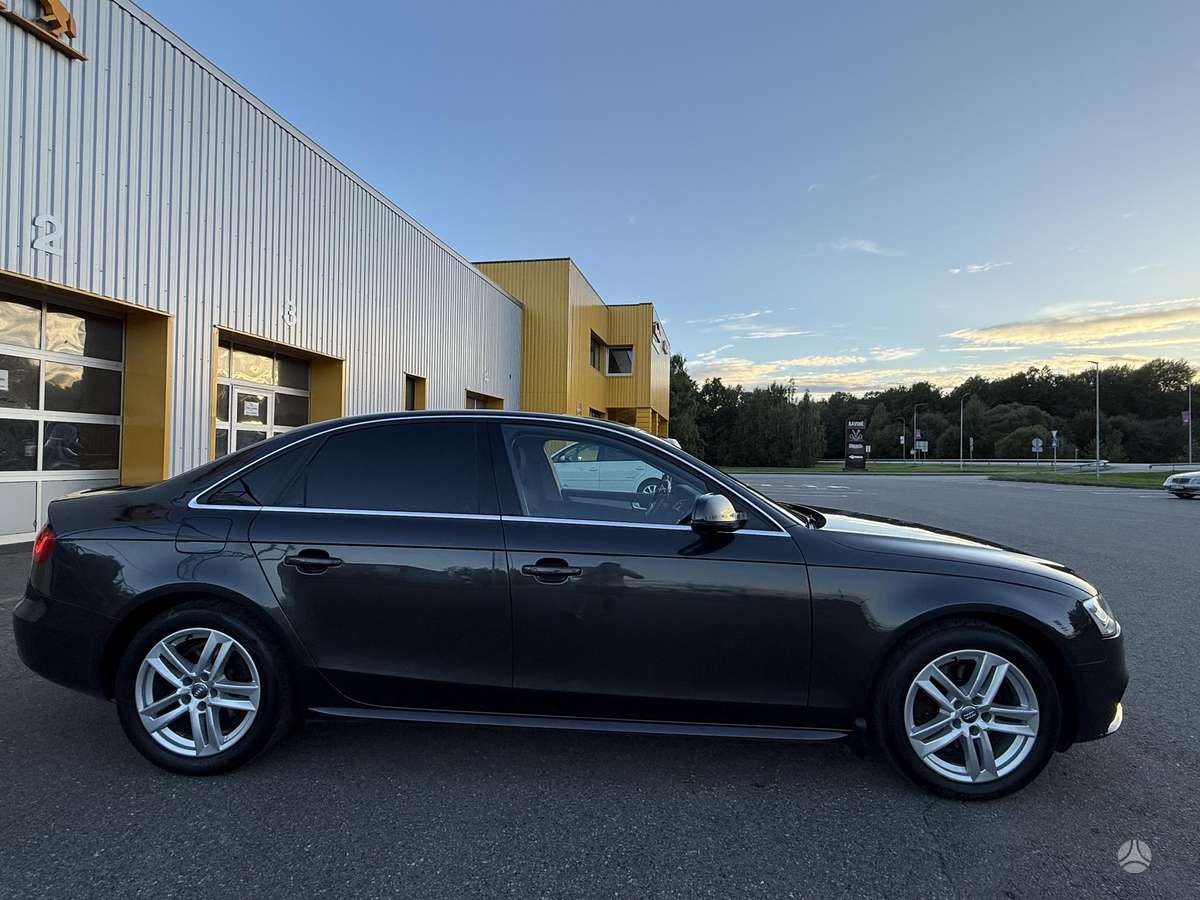 Audi A4, 1.8 l., Седан