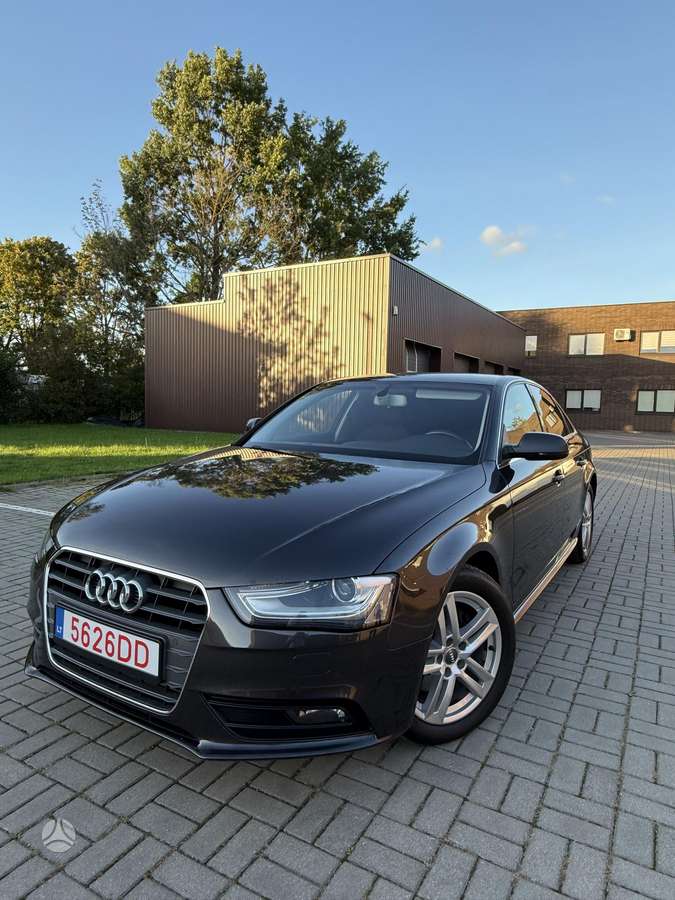 Audi A4, 1.8 l., Седан