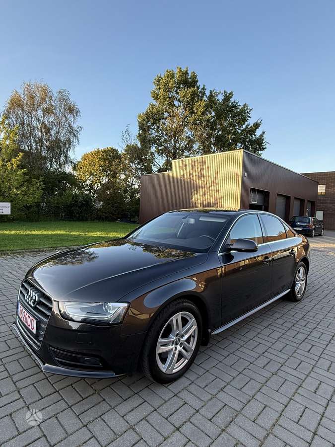 Audi A4, 1.8 l., Седан