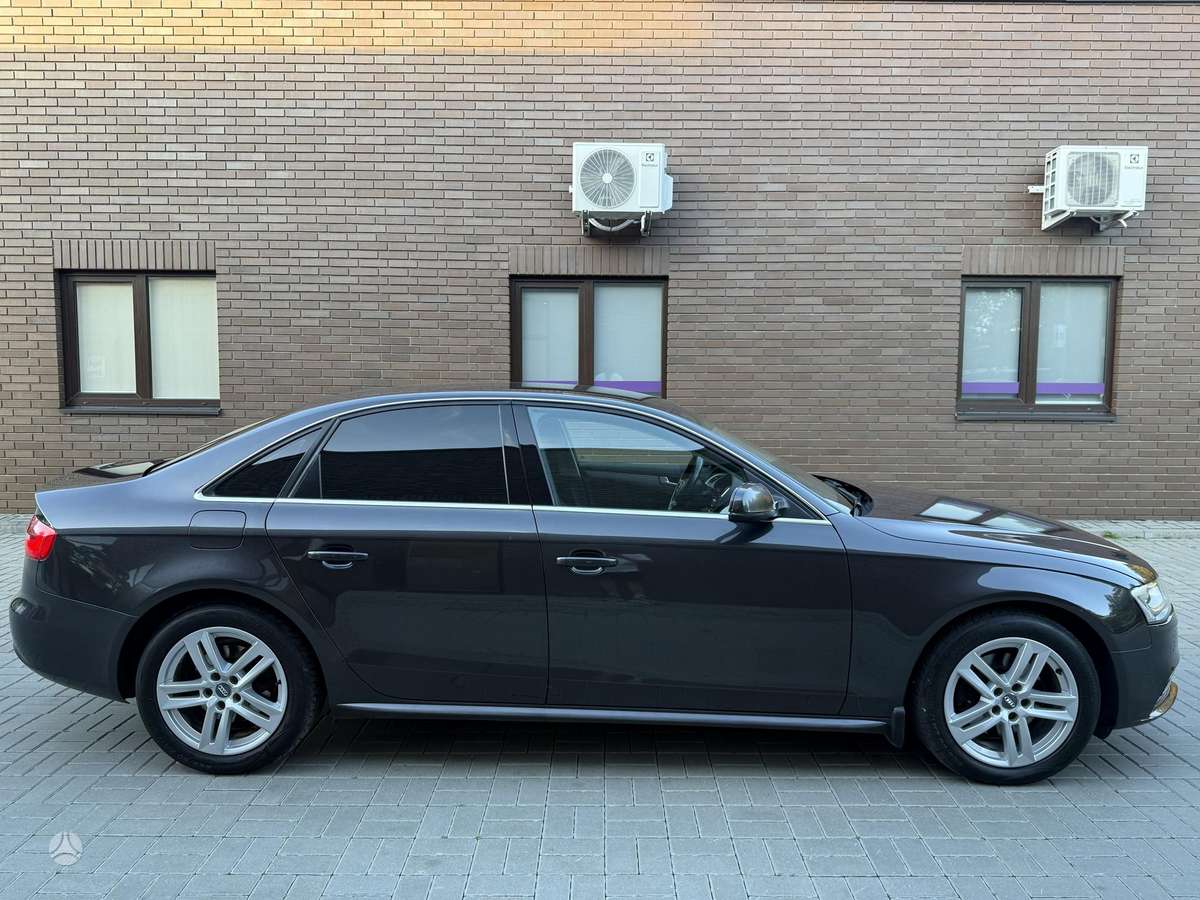 Audi A4, 1.8 l., Седан
