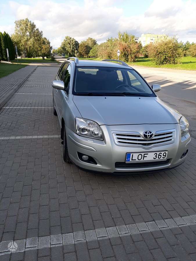 Toyota Avensis - 1
