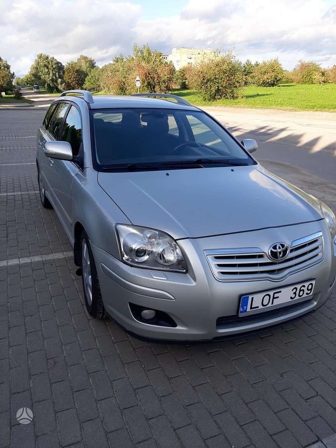 Toyota Avensis - 2