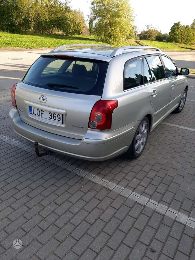 Toyota Avensis - 4