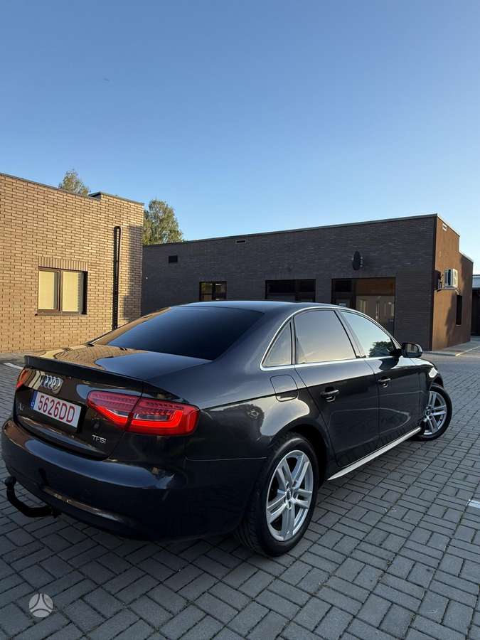 Audi A4, 1.8 l., Седан