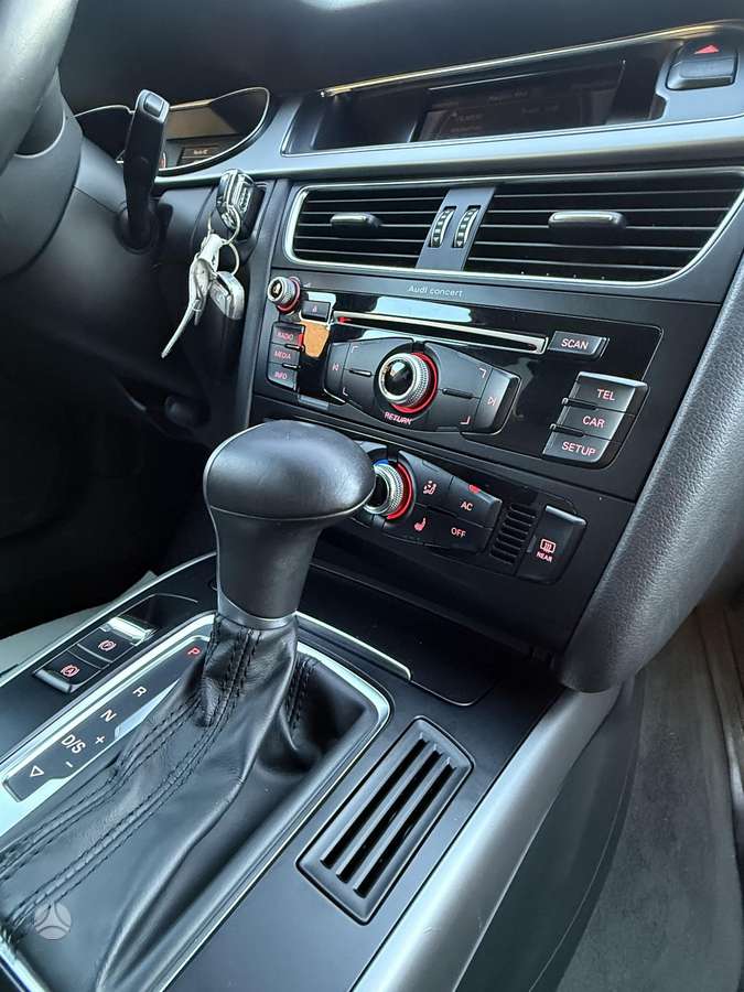Audi A4, 1.8 l., Седан