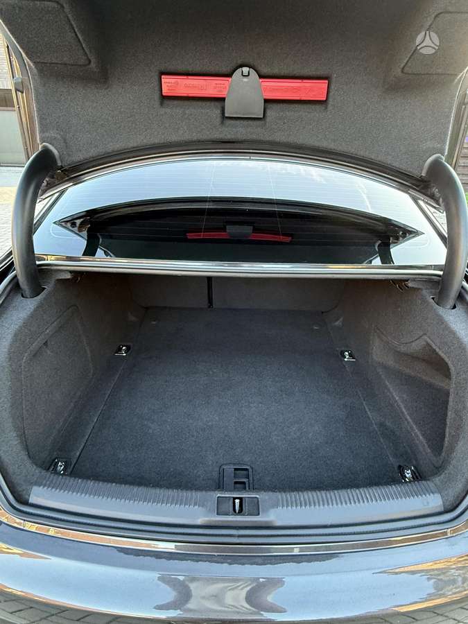 Audi A4, 1.8 l., Седан