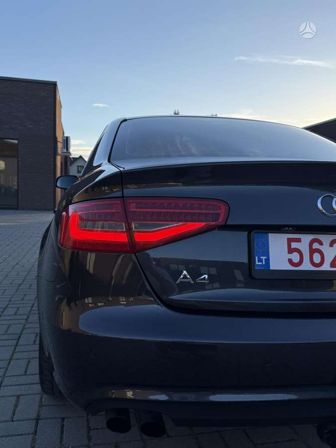 Audi A4, 1.8 l., Седан
